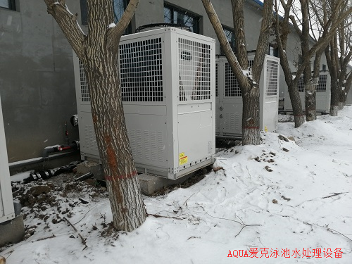 博兴县福溪花园游泳馆采用了草莓APP下载在线观看空气源热泵在雪中依然运行稳定